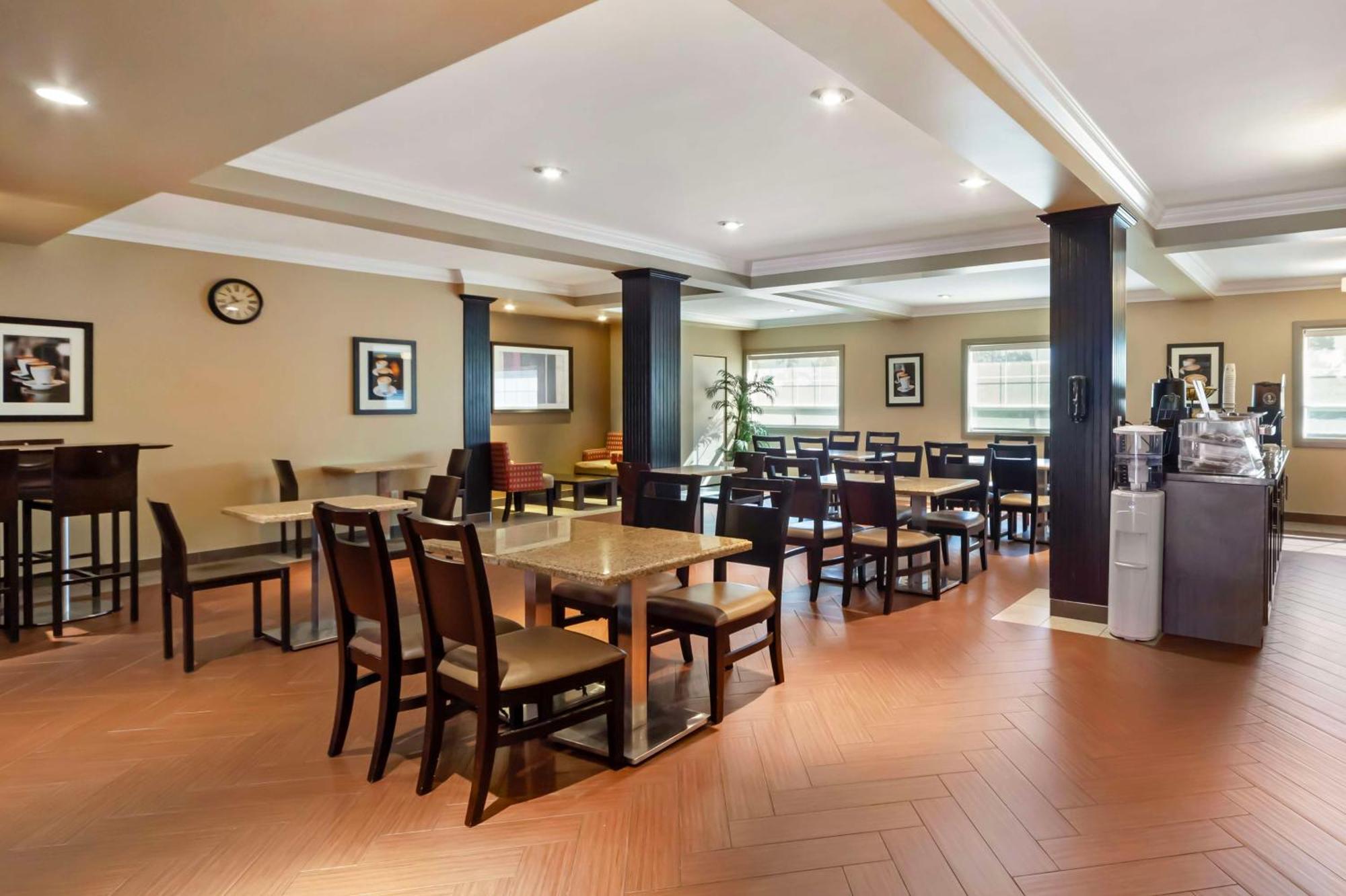 Best Western Plus Peace River Hotel & Suites Buitenkant foto