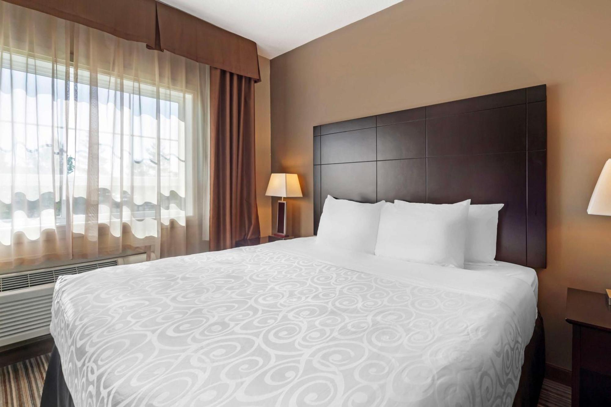 Best Western Plus Peace River Hotel & Suites Buitenkant foto