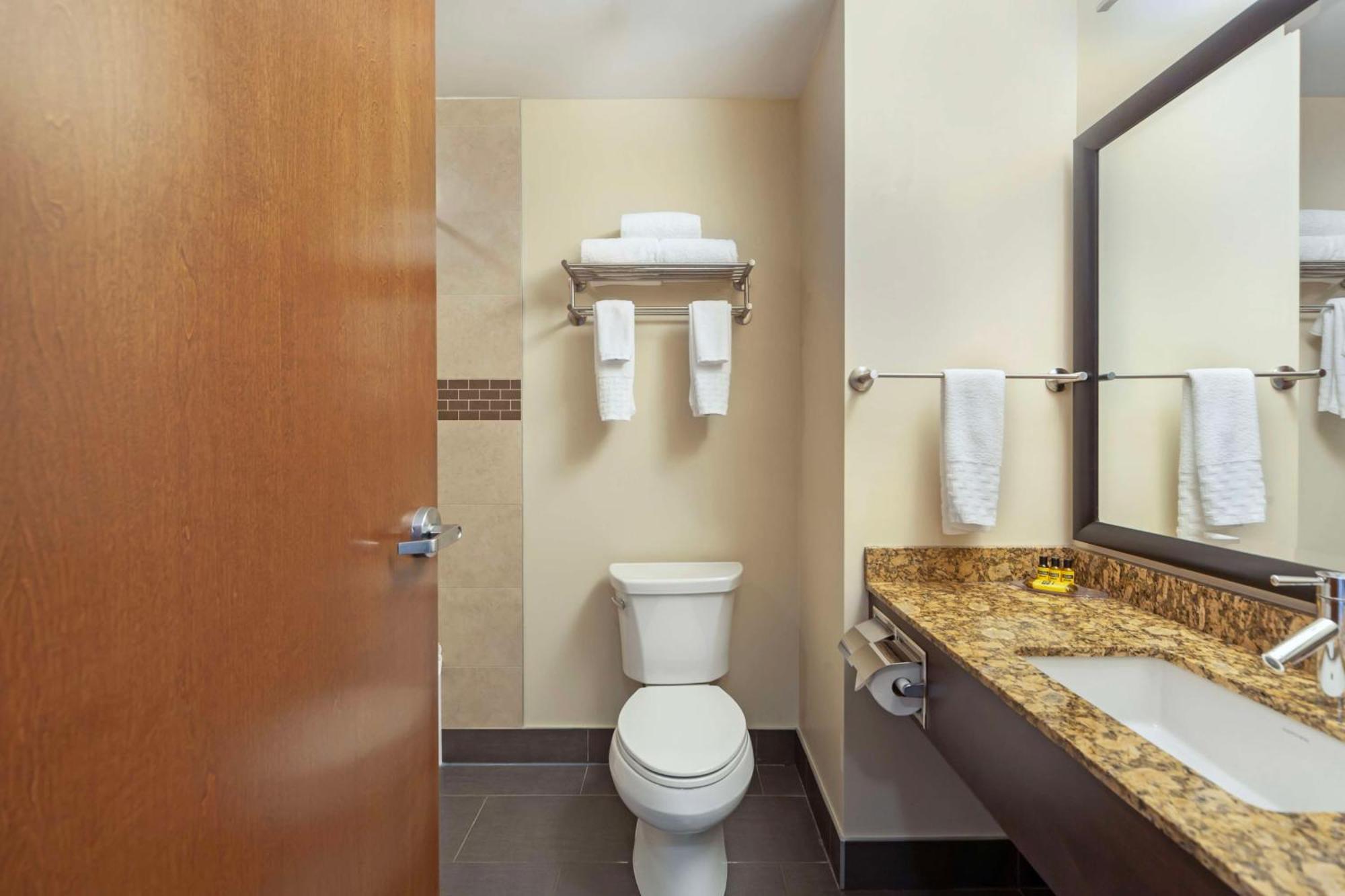 Best Western Plus Peace River Hotel & Suites Buitenkant foto