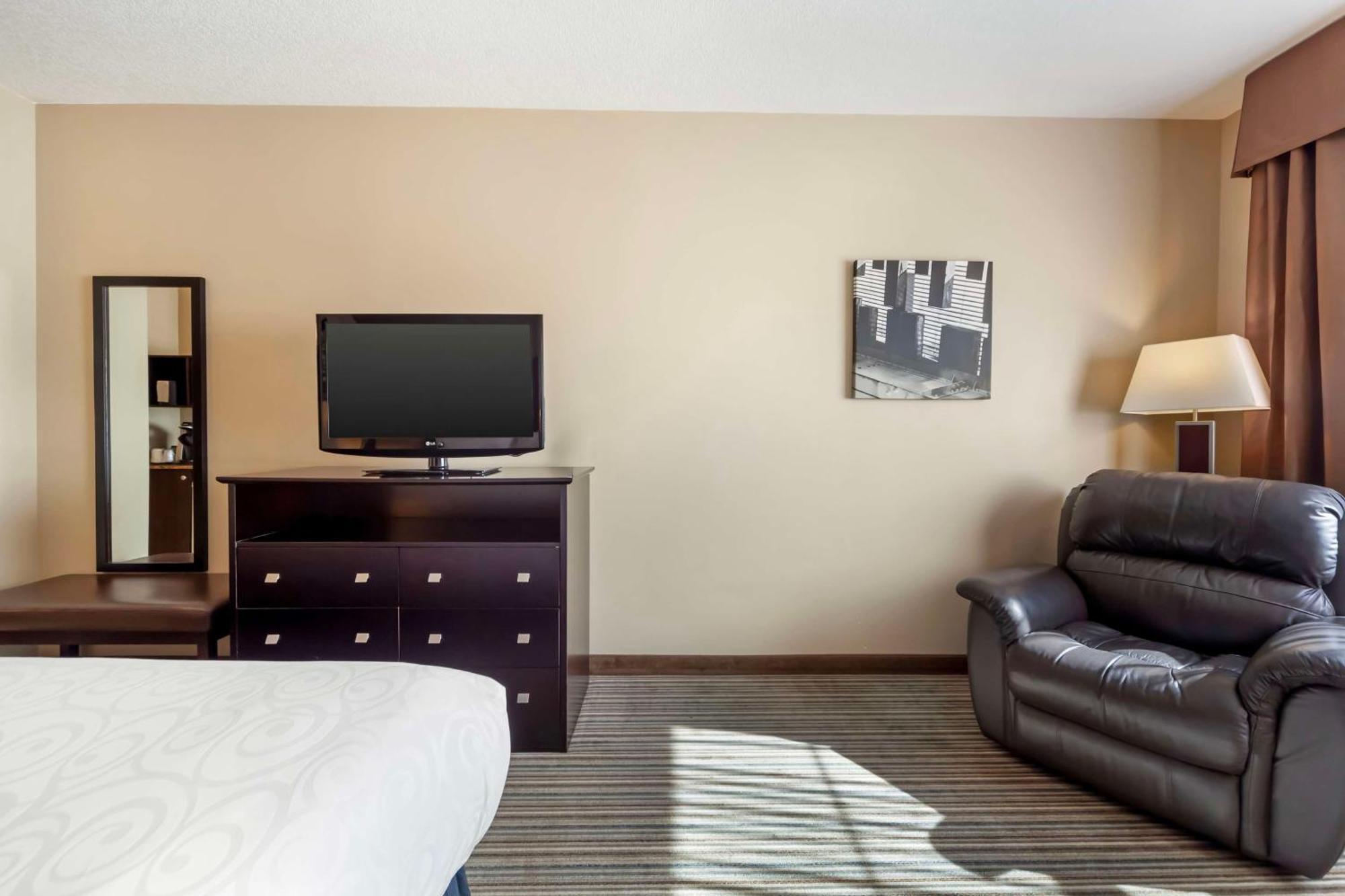 Best Western Plus Peace River Hotel & Suites Buitenkant foto