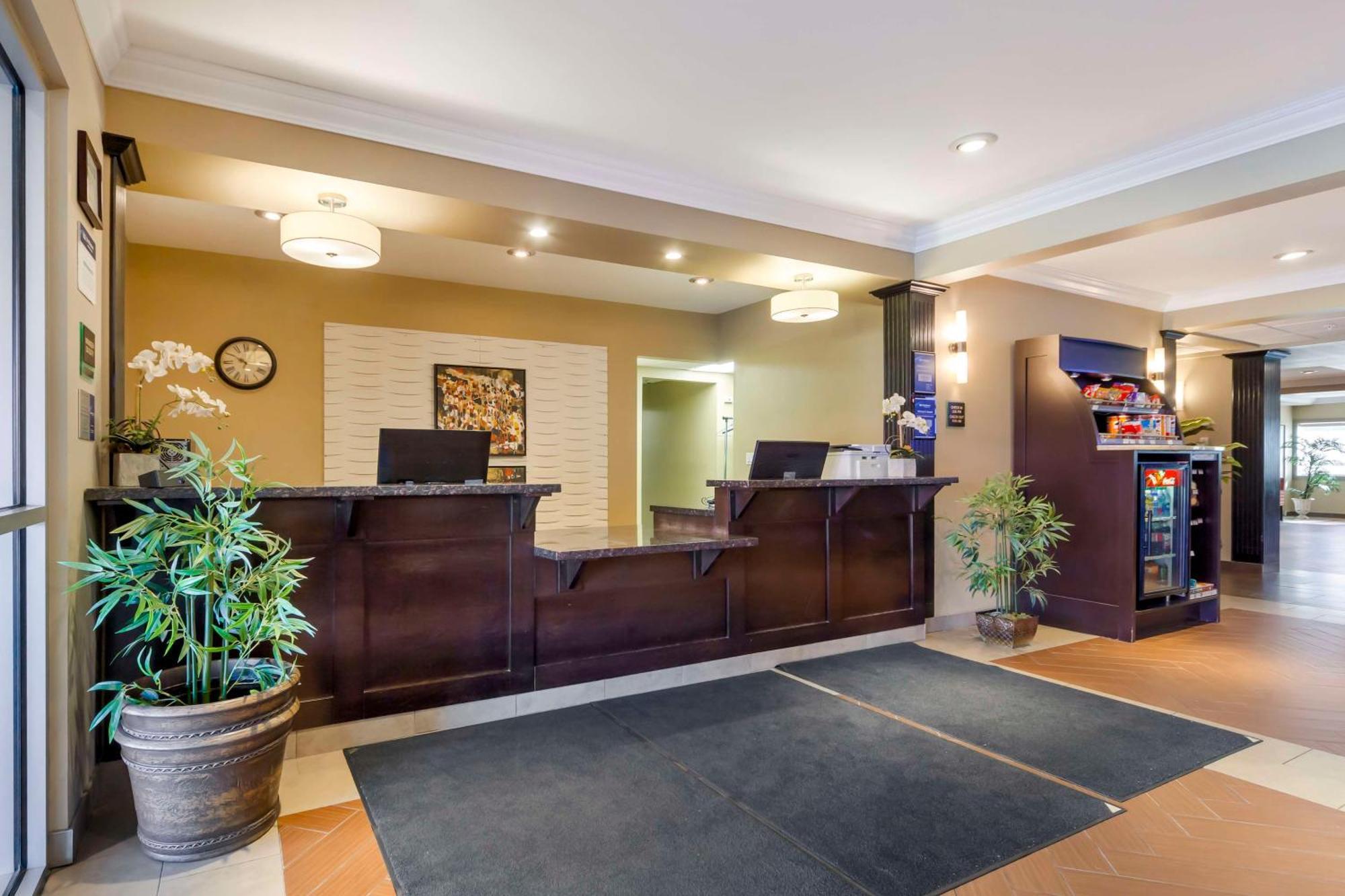 Best Western Plus Peace River Hotel & Suites Buitenkant foto