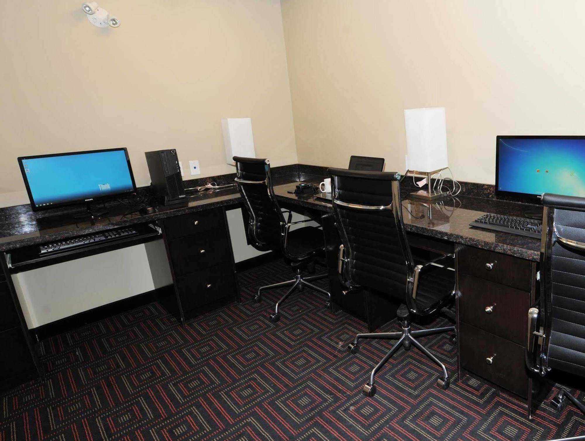 Best Western Plus Peace River Hotel & Suites Buitenkant foto