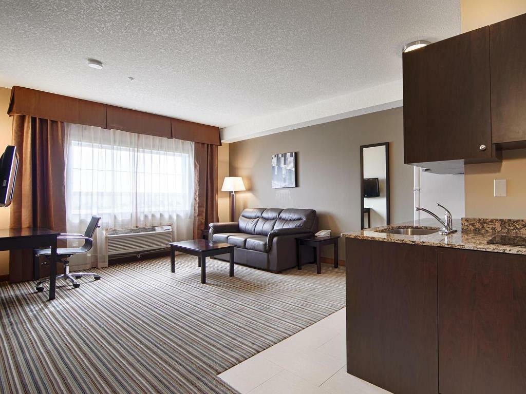 Best Western Plus Peace River Hotel & Suites Buitenkant foto