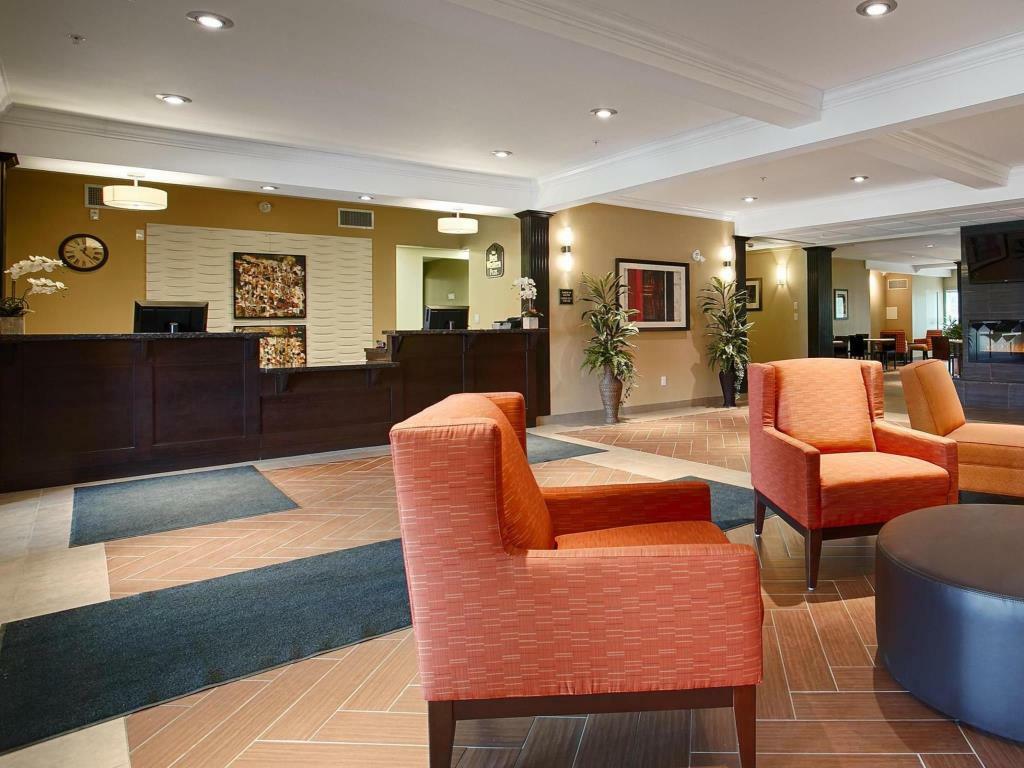 Best Western Plus Peace River Hotel & Suites Buitenkant foto